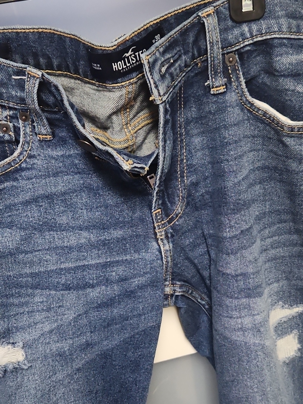Hollister Men's Medium Blue Distressed Relaxed Jeans